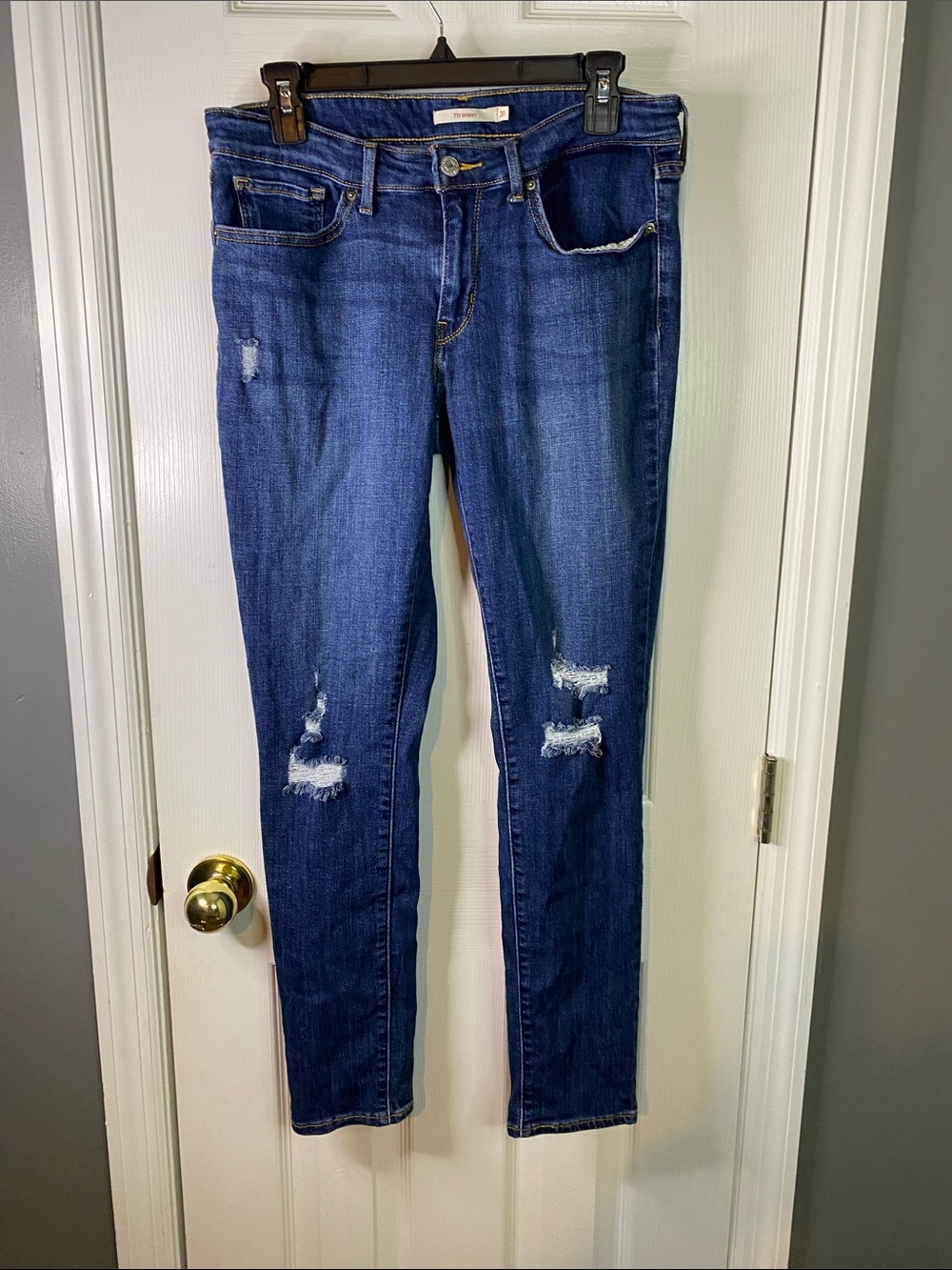 Levi’s Strauss Dark Blue Distressed Women's Jeans Size31 Women’s.